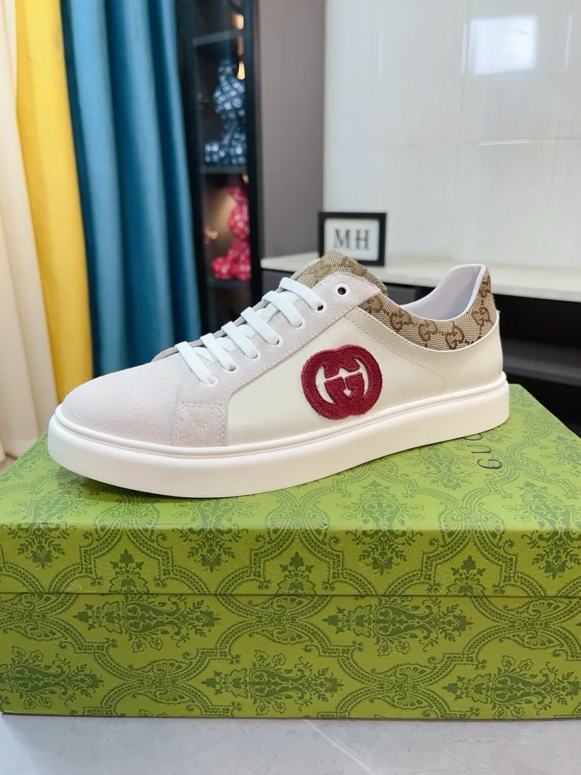 Factory price 440🌹🌹GUCCI [Gucci] New high-end brand of men's shoes, the latest fashionable casual men's shoes, trendy and versatile style, relaxed and sporty style, uppers imported from Italy, first-layer cowhide, genuine leather lining and ultra-fine workmanship. Original personalized fashionable rubber wear-resistant outsole, light and comfortable on the foot, size 38-44